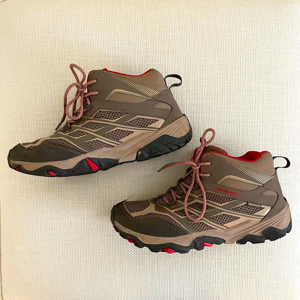 Boys boots